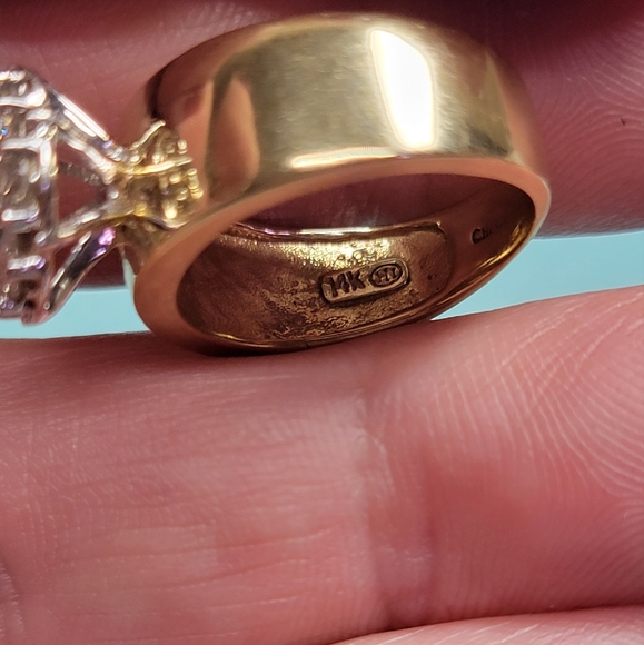 Stunning Vintage 14K & Diamond Cluster Ring - Picture 5 of 6